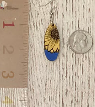 Load image into Gallery viewer, Sunflower (oval) Dangle Earrings