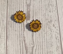 Load image into Gallery viewer, Sunflower Stud Earrings