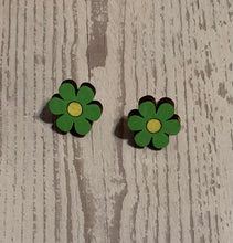 Load image into Gallery viewer, Flower (green) Stud Earrings