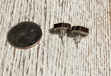 Load image into Gallery viewer, Valentine’s Envelope with Hearts Stud Earrings
