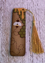 Load image into Gallery viewer, Bee Bookmark (style a)
